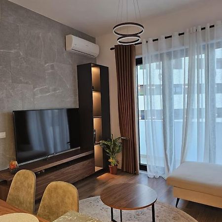 شقة Deluxe Flat With Garden_تيرانا المظهر الخارجي الصورة