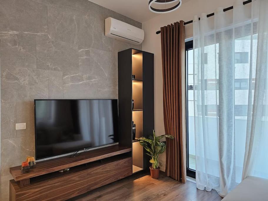 شقة Deluxe Flat With Garden_تيرانا المظهر الخارجي الصورة