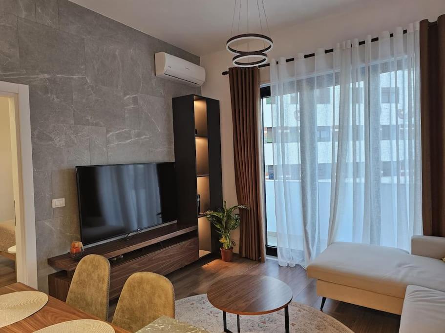 شقة Deluxe Flat With Garden_تيرانا المظهر الخارجي الصورة