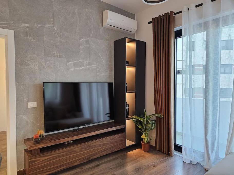 شقة Deluxe Flat With Garden_تيرانا المظهر الخارجي الصورة